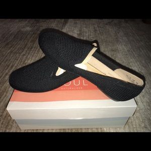 Beautiful Naturalizer Black knit Slip Ons